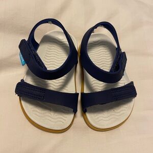Natives Charley sandal size 5